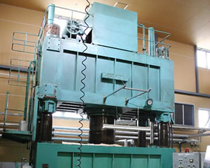1,000ｔ press machine